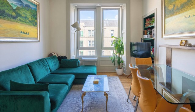 Stylish Georgian Home Prime Location Near Tram & City Centre