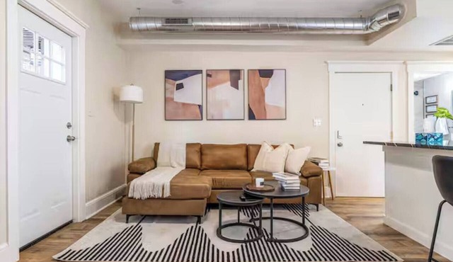 Stylish Retreat | 2BR Near Frick Park, Dining