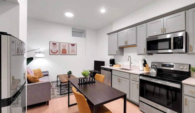 Stylish studio close to Louisville's Med District