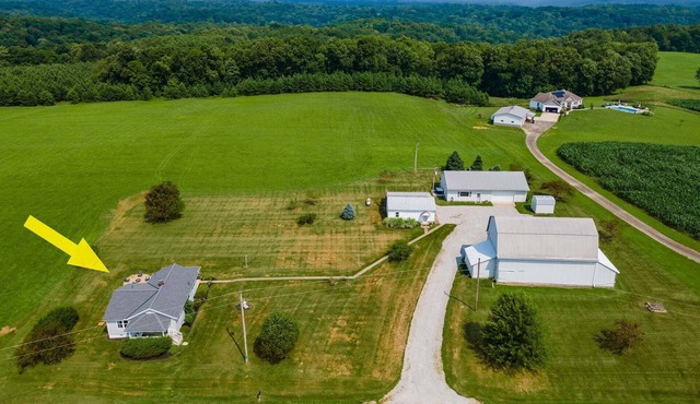 Sugar Grove Farmhouse - Hocking Hills! - Hot Tub!