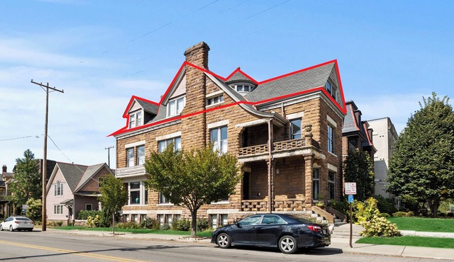 Suite in an Historic Home overlooking Goodale Park
