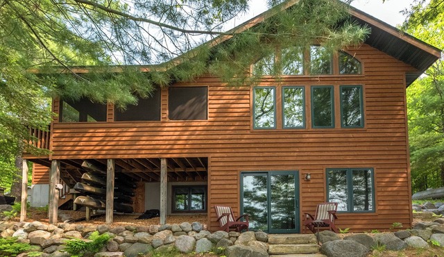Summer Escape on Gilmore Lake w/AC & Dock