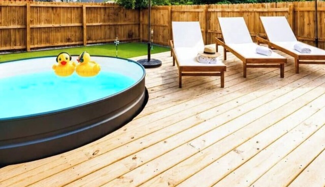 Summer pool, hot tub, game room escape near Broadway and Nissan Stadium