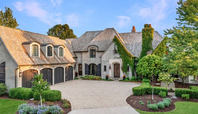 Summit Road Estate - Top Luxury