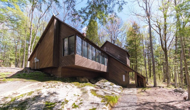 Sunday River Getaway | Sleeps 6 | Pet-Friendly
