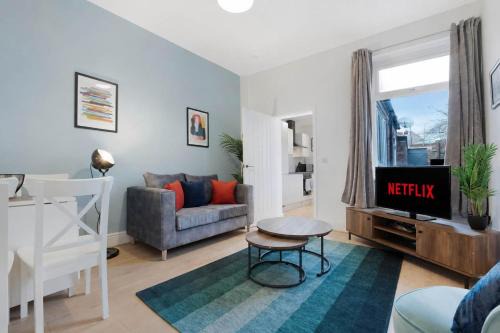 Sunderland 3BR Retreat Sleeps 6 by Stay With Us