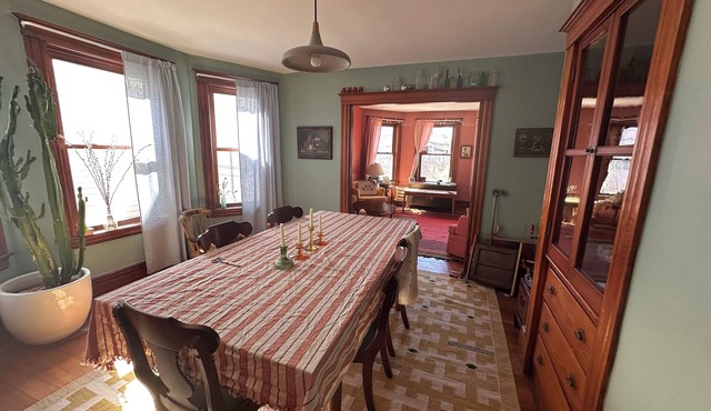Sunny 2-bedroom apartment in Cambridge