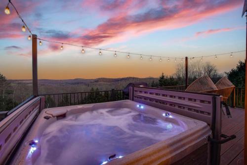 Sunrise Sanctuary -Modern Yurt