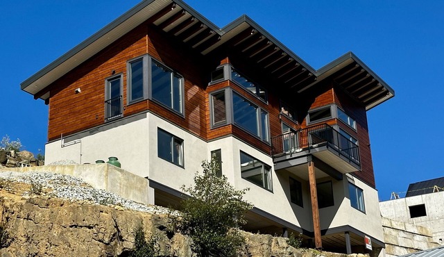 Sunset Lodge