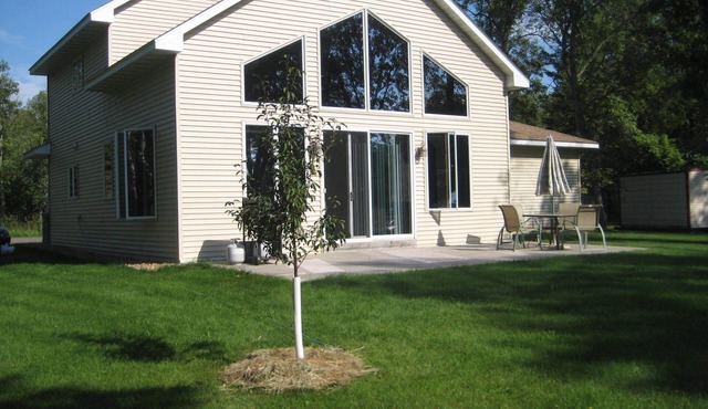 Sunset Bay Getaway - Beautiful Home, SAND BEACH!