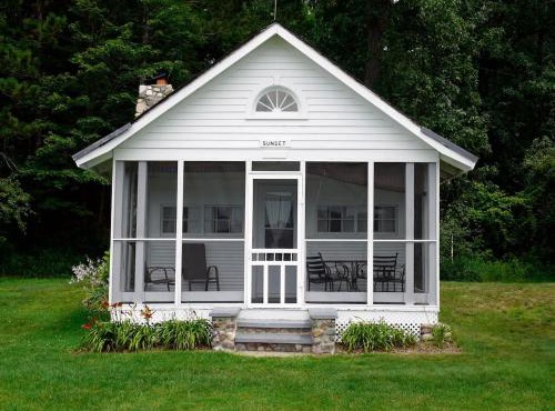 Sunset Historic Cottage Seasonal
