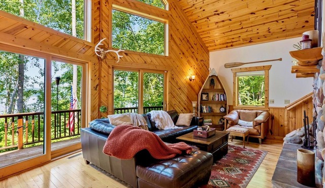 Sunset Serenity: Private Lakefront Escape with Sauna-Perfect for Family Getaway