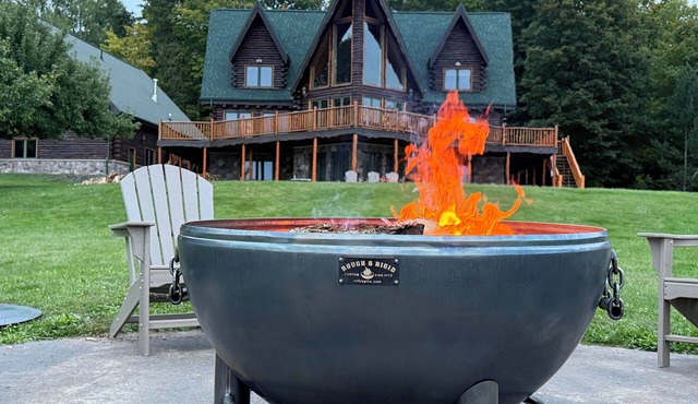 Sunshine & blue skies - Huron Bay Retreat - hot tub & sauna available year round