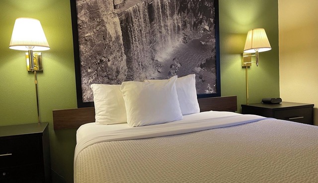 Super 8 by Wyndham Colby