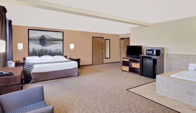 Super 8 by Wyndham Lebanon