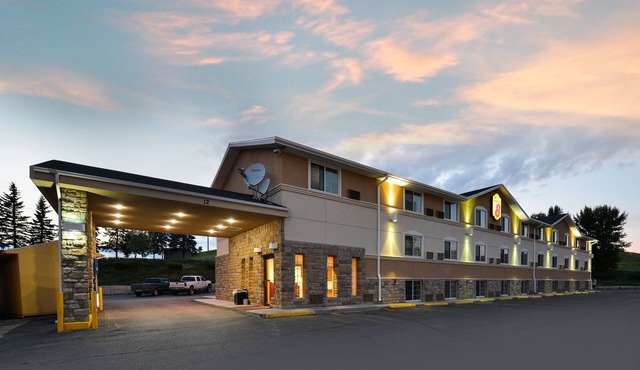 Super 8 by Wyndham Minot Airport