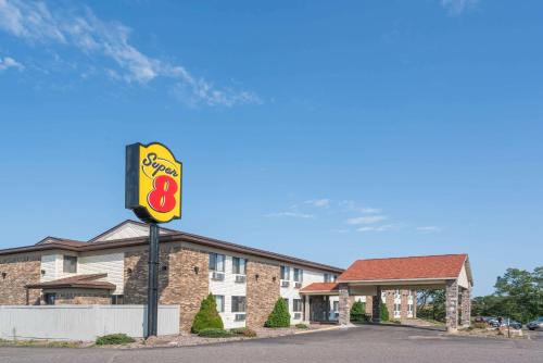 Super 8 by Wyndham Rice Lake