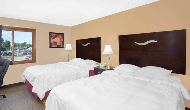 Super 8 by Wyndham Sheboygan WI