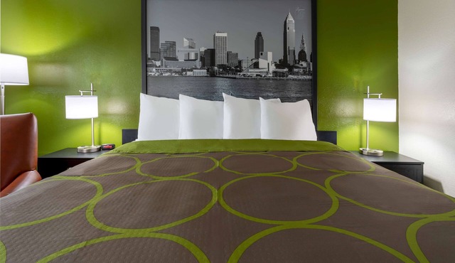 Super 8 by Wyndham Wooster