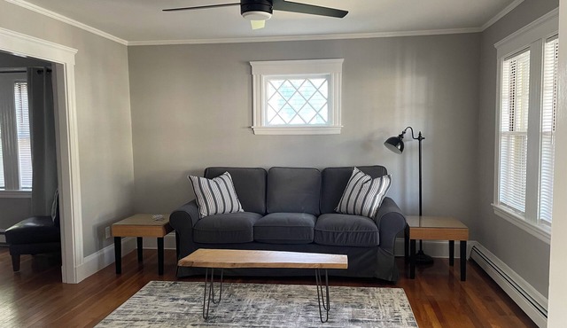 Super Family Friendly home - Sleeps 5. Close to Boston and Salem MA