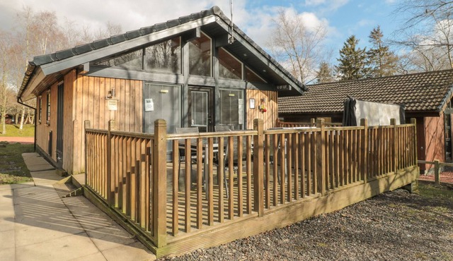 SWAN LODGE, pet friendly, character holiday cottage in Otterburn