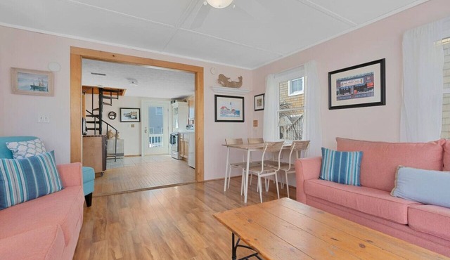 Sweet Maine Cottage in Camp Ellis