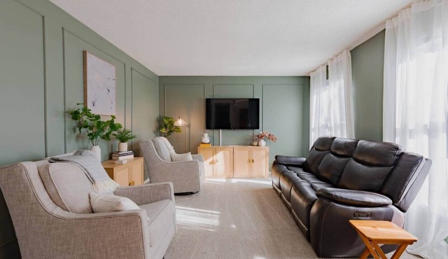 Sweet Retreat | King Rooms
