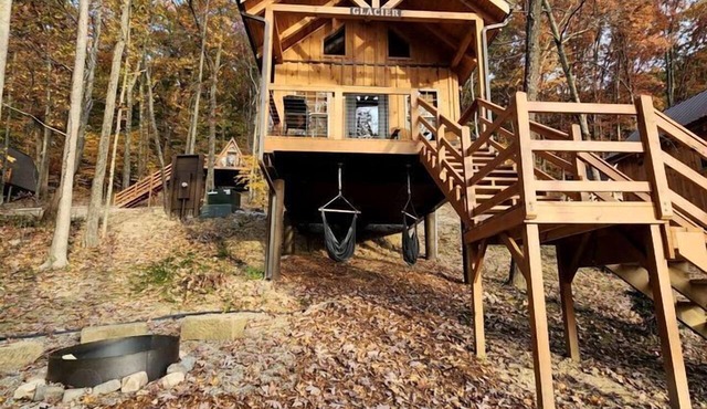 Sweet Tree Cabin with Grill Overlooking Tappan Lake in Ohio