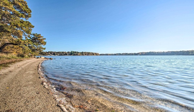 Swim & Unwind! Follins Pond Cottage Near Beach