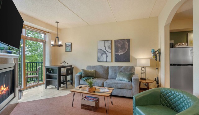 Tee Time Terrace - Near Attractions, Golf Views and Hot Tub