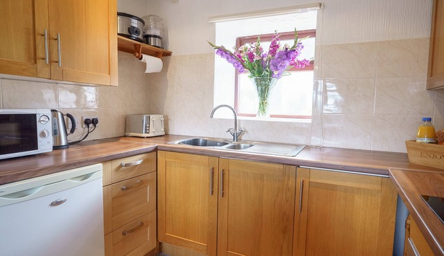 Templand - sleeps 6 in 3 bedrooms set in picturesque countryside with hot tub