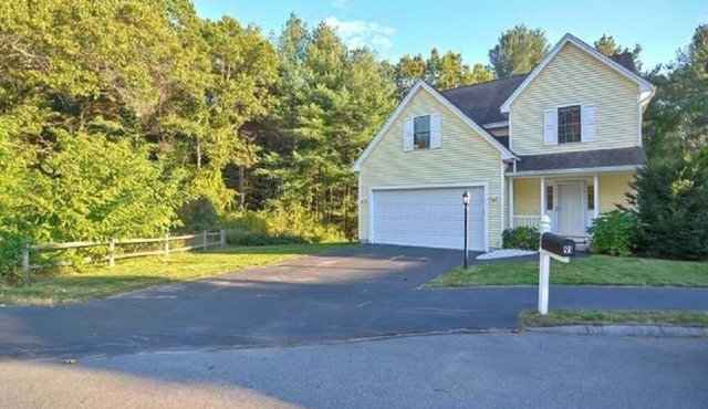 Tewksbury MA 5 night minimum stay 4 beds, 2.5 baths, quiet neighborhood,