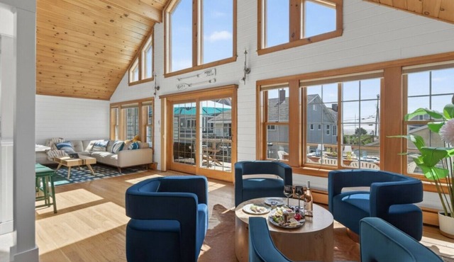 The Apex at Moody: Sun-Filled Beach House
