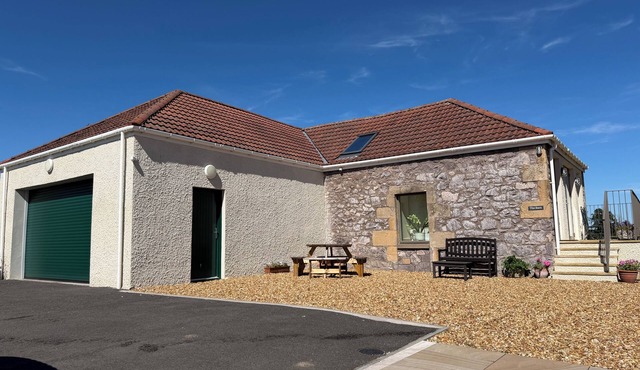 The Barn, Romantic Countryside Escape near St Andrews