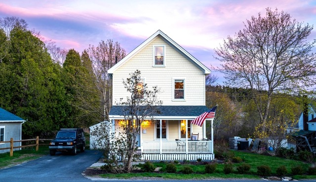 THE BAY HOUSE | BOOTHBAY HARBOR | PET FRIENDLY | WALK TO TOWN