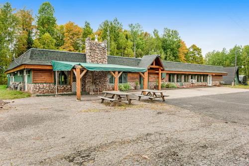 The Bear Lodge