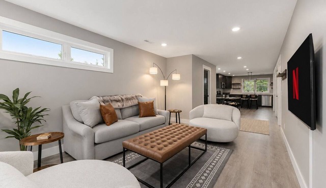 🌲 The Birches ➠ Luxury Condotel in Downtown Lake Leelanau | U5