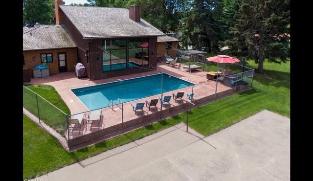 The Bismarck Retreat Pool Basketball Court Sleeps 11
