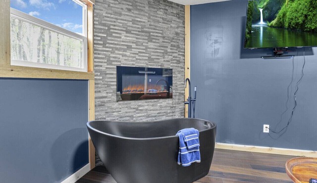 The Blue Spruce: Romantic Secluded Getaway