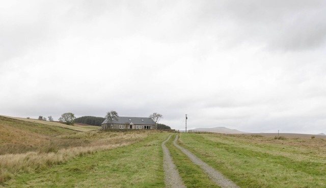THE BOTHY AT REDHEUGH - 2 miles from Newcastleton, sleeps 6 in 4 bedrooms