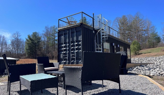 The Cardinal- Unique Container home 5 minutes outside of downtown Athens and OU.