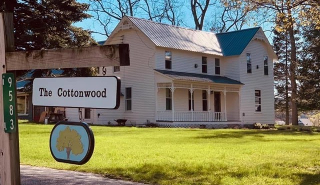 The Cottonwood Inn B&B
