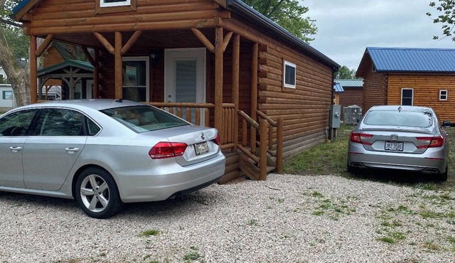 The Cozy Cabin near Geneva on the Lake and Wineries!