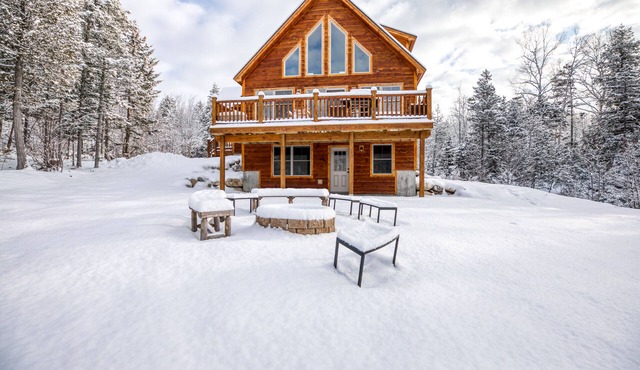 The Escape at ThunderSnow Sunday River lodge with Stunning Views to Wake Up to
