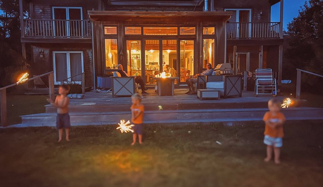 The Field House - Peaceful Martha’s Vineyard Escape with Serene Field Views
