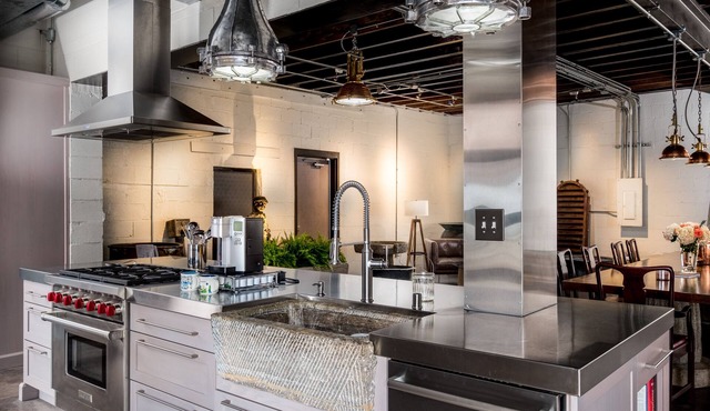 THE GARDEN VAULT - Culture-Filled Downtown Loft-Style Property, A Must See!