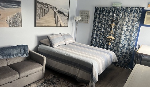 The Great Escape II. Newly renovated and beautiful Unit on Hampton Beach.