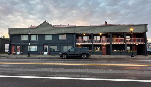 The Harbor Inn