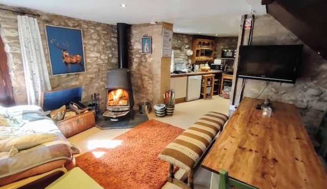 The Hayloft Rustic Glamping Barn, Caldbeck Village