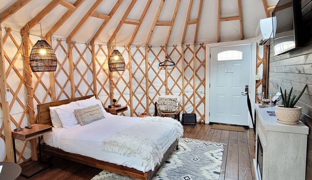 The Hummingbird Yurt: Unique Hocking Hills Stay w/Hot Tub, Fire Pit + Game Barn